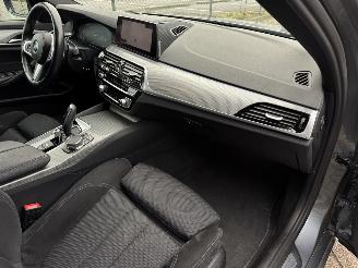 BMW 5-serie 530e iPerformance High Executive M-Pakket Head-up 360Camera picture 13