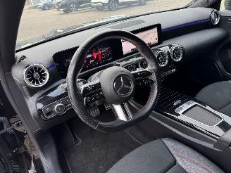 Mercedes A-klasse 180 AMG Pakket Facelift! NAP Nederlandse Auto picture 8