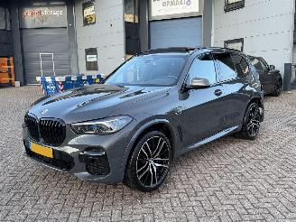 Avarii autoturisme BMW X5 xDrive45e M-Pakket High Executive Pano SkyLounge Harman Kardon Sfeerverlichting Head-Up 2022/10