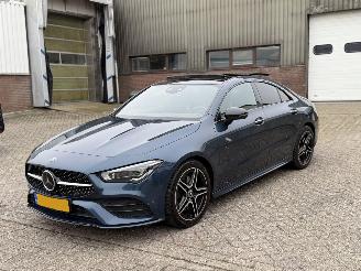 Vaurioauto  passenger cars Mercedes Cla-klasse 200 AMG Pakket Pano Sfeerverlichting Nederlandse Auto 2022/6