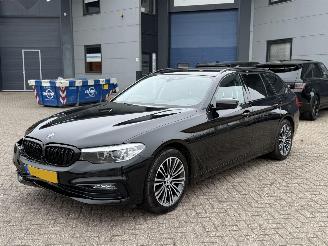 Vaurioauto  passenger cars BMW 5-serie 520D Touring Executive 2017/9