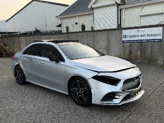 krockskadad bil auto Mercedes A-klasse A200 163Pk AMG Pakket Pano Nap Nederlandse Auto 2019/8