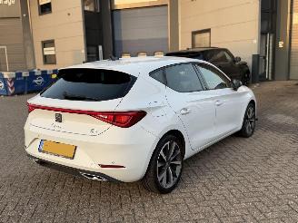 Schadeauto Seat Leon 1.4 TSI E-Hybrid PHEV Fr Bussines Intense 2021/2
