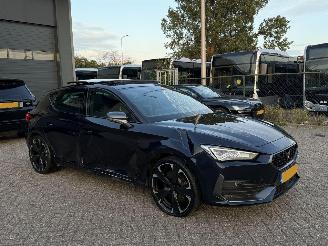 Cupra Leon 1.4 e-Hybrid VZ Bussines Pano Nap Nederlandse Auto! picture 2