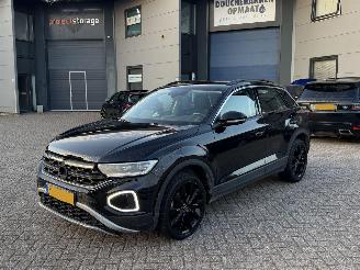 Unfallwagen Volkswagen T-Roc 1.5 TSI Life Bussines Iq Light NAP Nederlandse Auto 2023/5