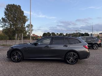 BMW 3-serie 330e Edrive Edition M-Pakket NAP Nederlandse Auto! Pano picture 3