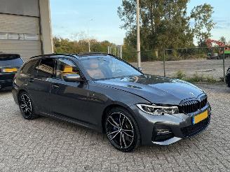 BMW 3-serie 330e Edrive Edition M-Pakket NAP Nederlandse Auto! Pano picture 2