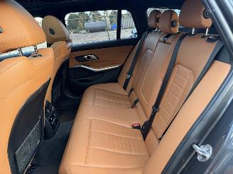 BMW 3-serie 330e Edrive Edition M-Pakket NAP Nederlandse Auto! Pano picture 13