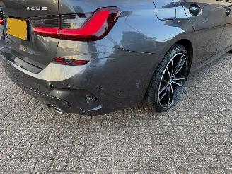BMW 3-serie 330e Edrive Edition M-Pakket NAP Nederlandse Auto! Pano picture 17