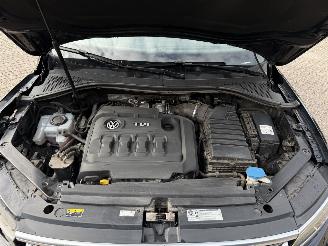 Volkswagen Tiguan 2.0 TDI 4Motion 239Pk Allspace Automaat R-Line picture 17