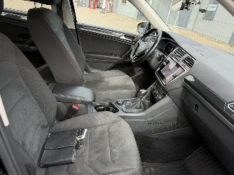 Volkswagen Tiguan 2.0 TDI 4Motion 239Pk Allspace Automaat R-Line picture 13