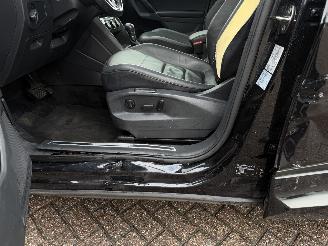 Volkswagen Tiguan 2.0 TDI Automaat Pano R-Line picture 16