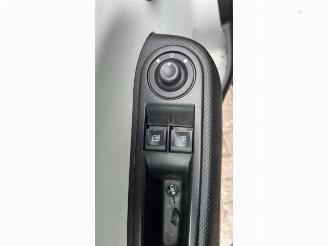 Renault Twingo Twingo III (AH), Hatchback 5-drs, 2014 1.0 SCe 70 12V picture 16