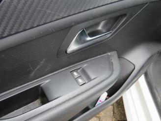 Peugeot 208 208 II (UB/UH/UP), Hatchback 5-drs, 2019 1.2 Vti 12V PureTech 75 picture 19