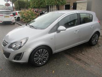 Unfallwagen Opel Corsa 1.4-16V DESIGN EDITION 5 DEURS AIRCO 2013/9