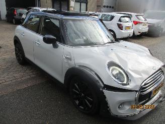 uszkodzony samochody osobowe Mini Cooper 1.5 CHILI AUTOMAAT CLIMA NAVI PANO LEDER 2019/9