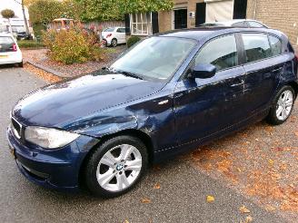 krockskadad bil auto BMW 1-serie 116 I HIGH EXCUTIVE CLIMA 2011/2