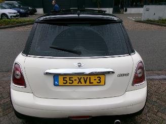 Mini Cooper PEPPER 1.6 I CLIMA PANO picture 7