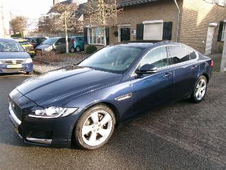 Voiture accidenté Jaguar XF 2.0 D R-SPORT AWD 2017/5