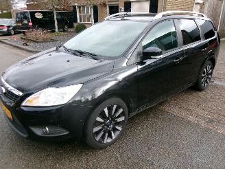 uszkodzony samochody osobowe Ford Focus 1.6 I GEEN SCHADE 2009/8