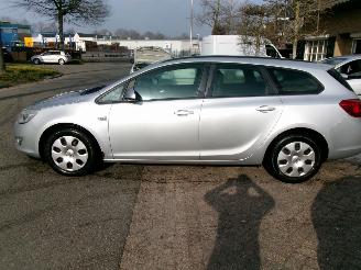 Opel Astra 1.7 CDTI SPORTS TOURER picture 2