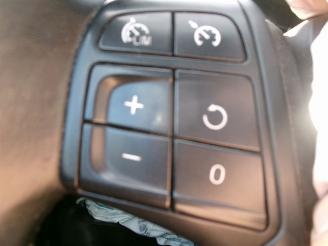 Volvo V-40 `1.6 T3 KINETIC picture 20