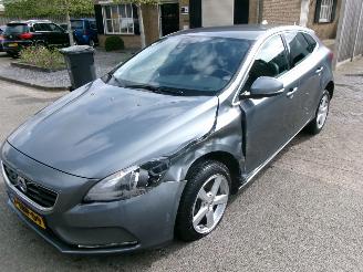 krockskadad bil auto Volvo V-40 2.0 D4 MOMENTUM BUSINESS 2014/6