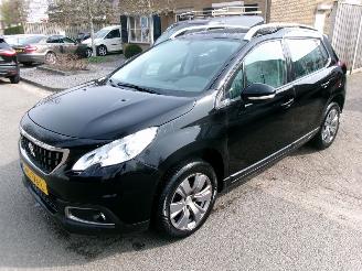 Schadeauto Peugeot 2008 1.2 PURETECH AIRCO NAVI PANO 2017/3
