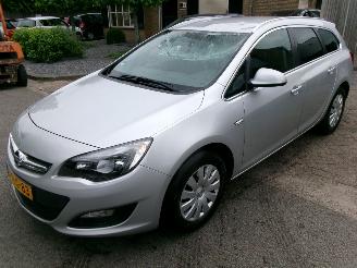 Coche accidentado Opel Astra 1.4 I BERLIN CLIMA NAVI 2014/3