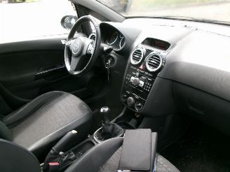 Opel Corsa 1.4-16V COSMO AIRCO picture 9