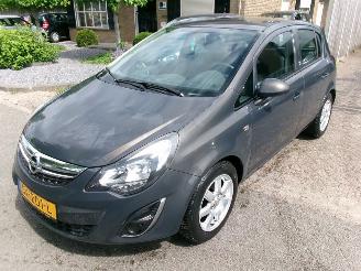 Schadeauto Opel Corsa 1.4-16V COSMO AIRCO 2014/5