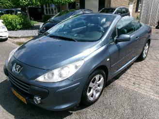 Schadeauto Peugeot 307 1.6-16V CABRIOLET CLIMA LEDER 2009/2