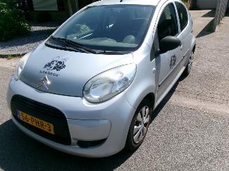 uszkodzony samochody osobowe Citroën C1 1.0-12V SEDUCTION 2011/2
