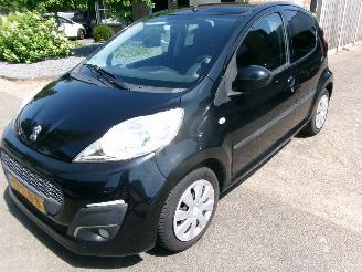 krockskadad bil auto Peugeot 107 1.0 ENVY AIRCO 2012/3