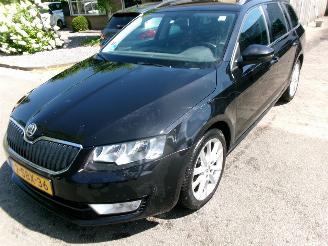 Schadeauto Skoda Octavia 1.6 TDI AUTOMAAT AMBITION BUSINESSLINE 2013/9