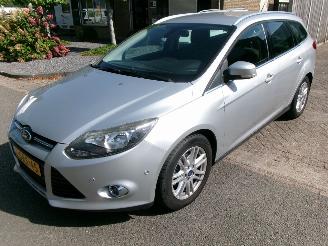 Schadeauto Ford Focus 1.0 ECOBOOST EDITION PLUS 2013/11