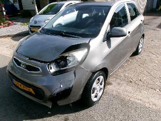 damaged passenger cars Kia Picanto 1.0 CVVT ISG COMFORT PACK AIRCO 2014/3