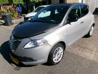 Schadeauto Lancia Ypsilon TWIN-AIR GOLD AUTOMAAT  41.078 KM N.A.P 2013/9
