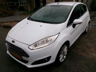 Vaurioauto  passenger cars Ford Fiesta 1.25 TITANIUM  CLIMA 2015/10