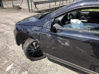 Volkswagen Scirocco 2.0 TDI picture 9