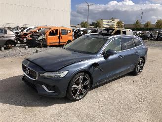 Salvage car Volvo V-60 T8    2.0 2019/2