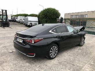 Schadeauto Lexus ES ES300H 2023/6