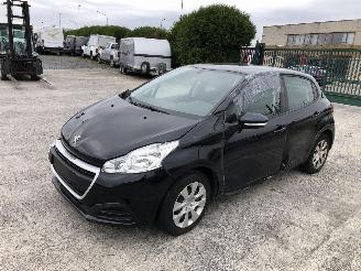 Voiture accidenté Peugeot 208 LIKE 1.2 2019/8