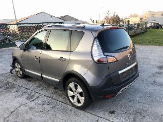 Coche siniestrado Renault Scenic 1.5 DCI 2013/4