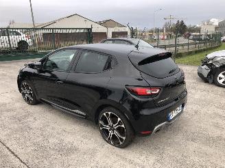 Damaged car Renault Clio 1.6 TURBO 2018/2