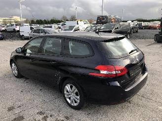 Schadeauto Peugeot 308 1.6 HDI 2017/4