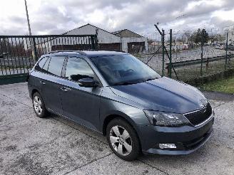 damaged passenger cars Skoda Fabia COMBI 1.0I 2017/10