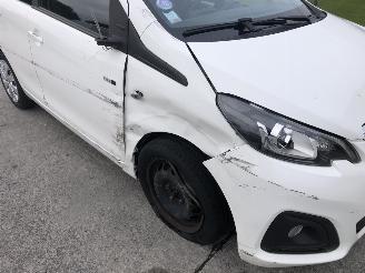 Peugeot 108  picture 8