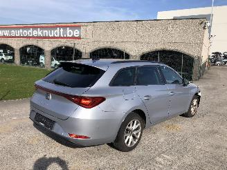 Schadeauto Seat Leon 1.0 TSI 2022/5