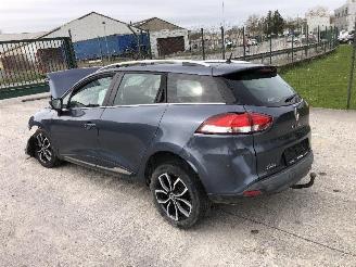 skadebil auto Renault Clio BREAK  0.9 2019/2